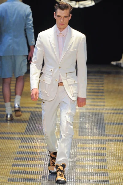 Look 34